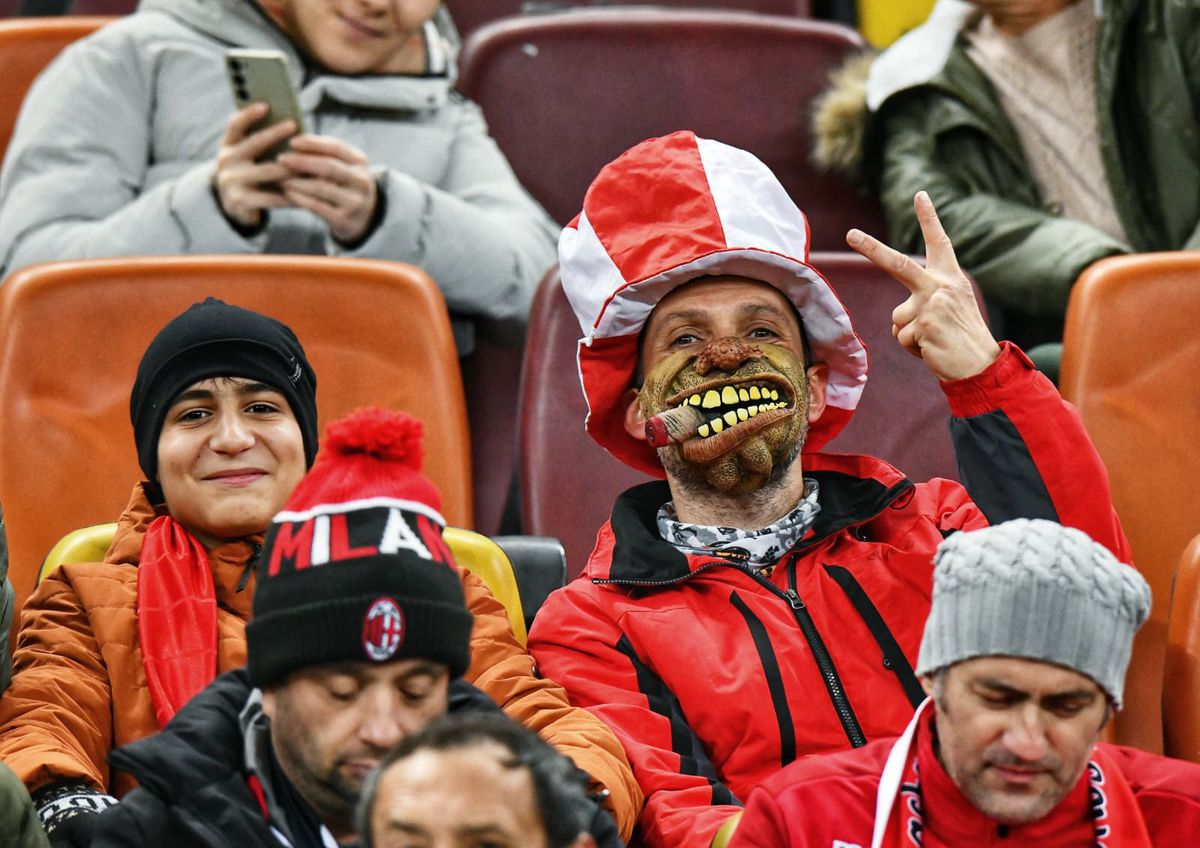 Scene rar văzute în timpul unui meci, la Dinamo - Metaloglobus » „Acum ai grijă ce faci cu el”