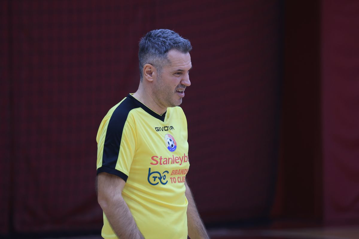 Eroii uitați ai Diviziei A, prezenți pe parchet » Au mii de meciuri în prima ligă, îi știi pe toți?