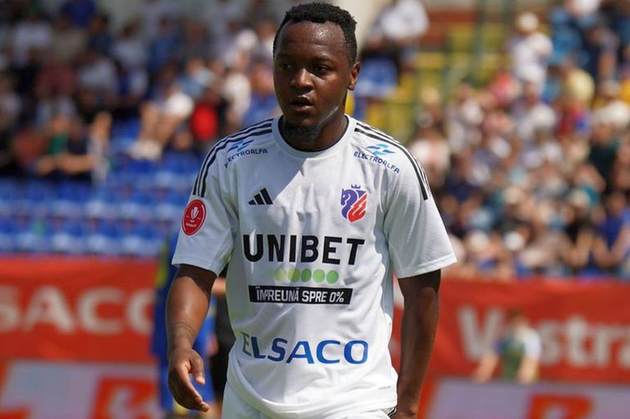 Hervin Ongenda, în tricoul lui FC Botoșani / foto: facebook.com/fcbotosani Valeriu Iftime a numit jucător indispensabil de la Botoșani: „Când el nu e în formă, avem o problemă”