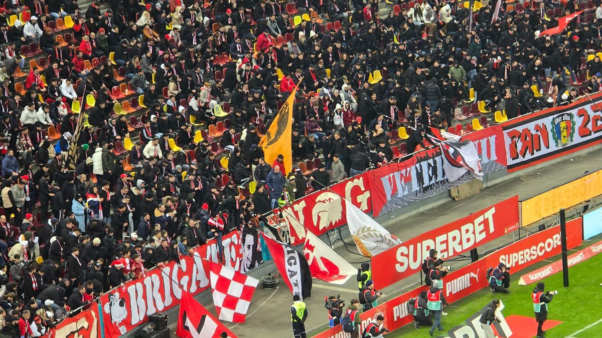 Ce s-a întâmplat pe gazon, imediat după Dinamo - Metaloglobus 4-0 » „Credem în tine”