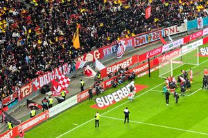 Ce s-a întâmplat pe gazon imediat după Dinamo - Metaloglobus » Banner special: „Credem în tine”