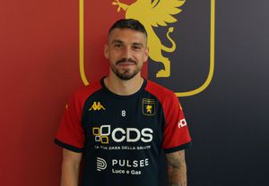 Stanciu, elogii pentru Chivu înainte de duelul românilor din Serie A, Genoa – Inter: „M-aș bucura să ia titlul!” + Tachinări din partea lui Raț: „Mă supăr!”