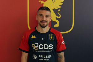 Stanciu, elogii pentru Chivu înainte de duelul românilor din Serie A, Genoa – Inter: „M-aș bucura să ia titlul!” + Tachinări din partea lui Raț: „Mă supăr!”