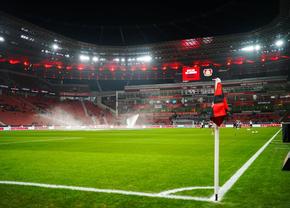Scandal cu suporterii lui FC Koln » Poliția i-a dezbrăcat la piele!