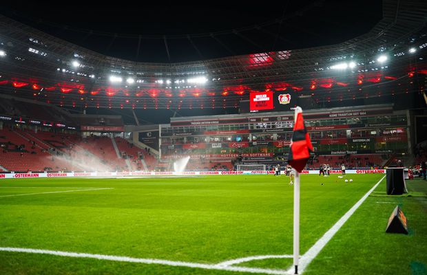 Scandal cu suporterii lui FC Koln » Poliția i-a dezbrăcat la piele!