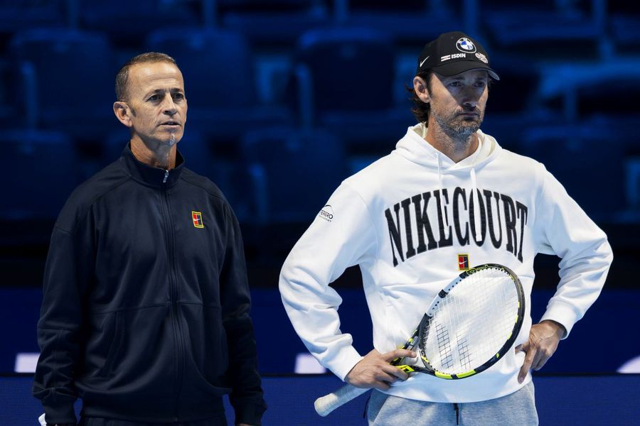Samuel Lopez și Juan Carlos Ferrero, antrenorii lui Carlos Alcaraz Foto: Imago Images Juan Carlos Ferrero a identificat momentul în care sezonul 2025 s-a schimbat pentru liderul mondial: „De acolo a fost clar”