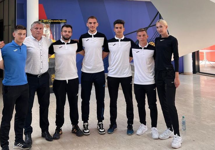 Alexandra Ogică, în dreapta imaginii