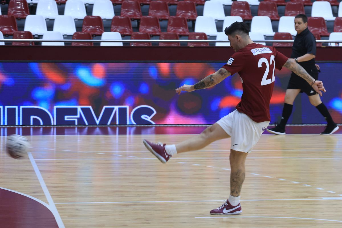 Eroii uitați ai Diviziei A, prezenți pe parchet » Au mii de meciuri în prima ligă, îi știi pe toți?