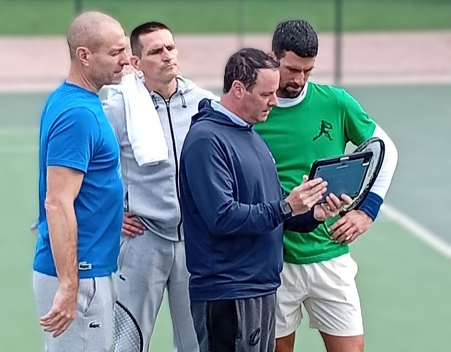 Novak Djokovic și Mark Kovacs / foto: X Novak Djokovic a început pregătirile pentru sezonul 2026 cu o schimbare majoră