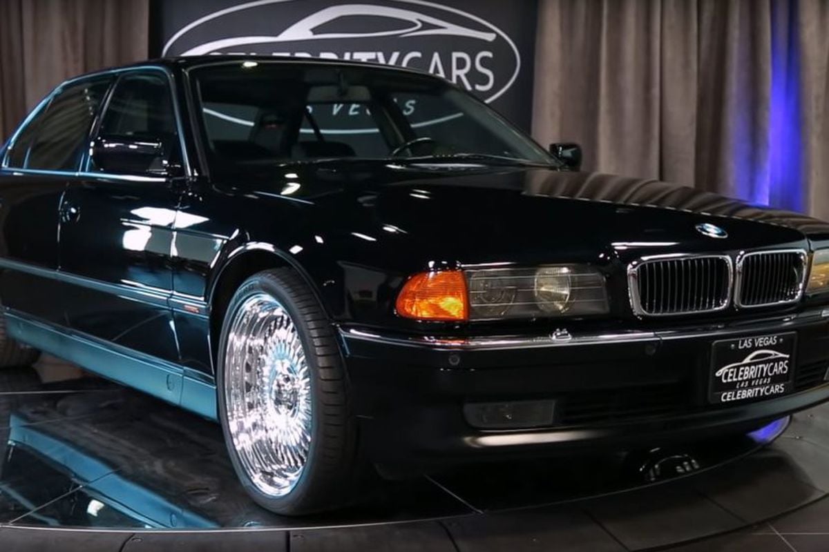 BMW-ul în care a fost împușcat Tupac Shakur a fost scos la vânzare în Las Vegas! Suma GIGANTICĂ cerută