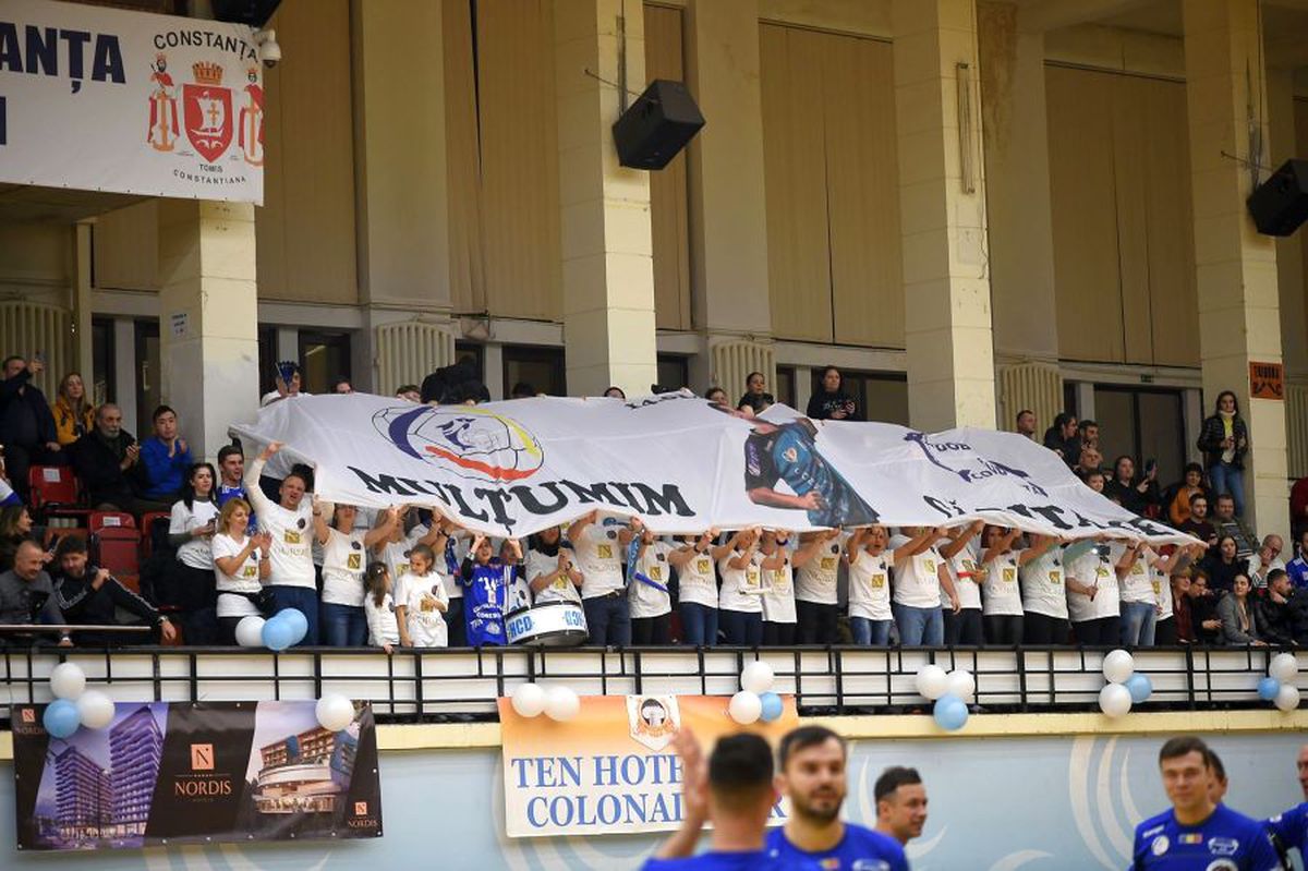 GALERIE FOTO Laurențiu Toma s-a retras » Spectacol de gală la ultimul meci al handbalistului
