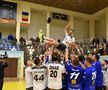 GALERIE FOTO Laurențiu Toma s-a retras » Spectacol de gală la ultimul meci al handbalistului