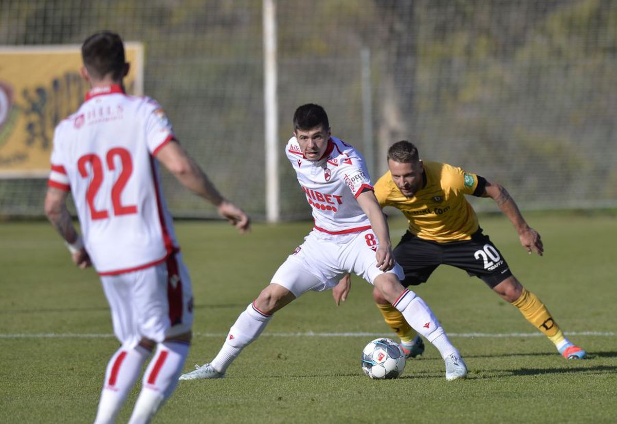 DINAMO // Ionel Dănciulescu, apariție inedită în cantonament! Oficialul „câinilor”, la fel ca Maradona