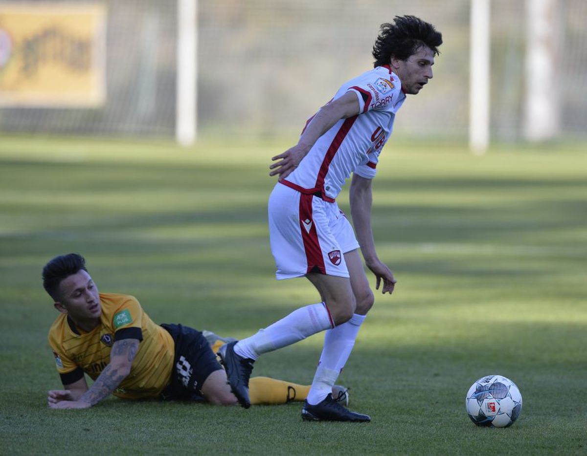 CFR Cluj îl aduce pe Denis Ciobotariu de la Dinamo! Florin Prunea: „E o chestiune de ore”