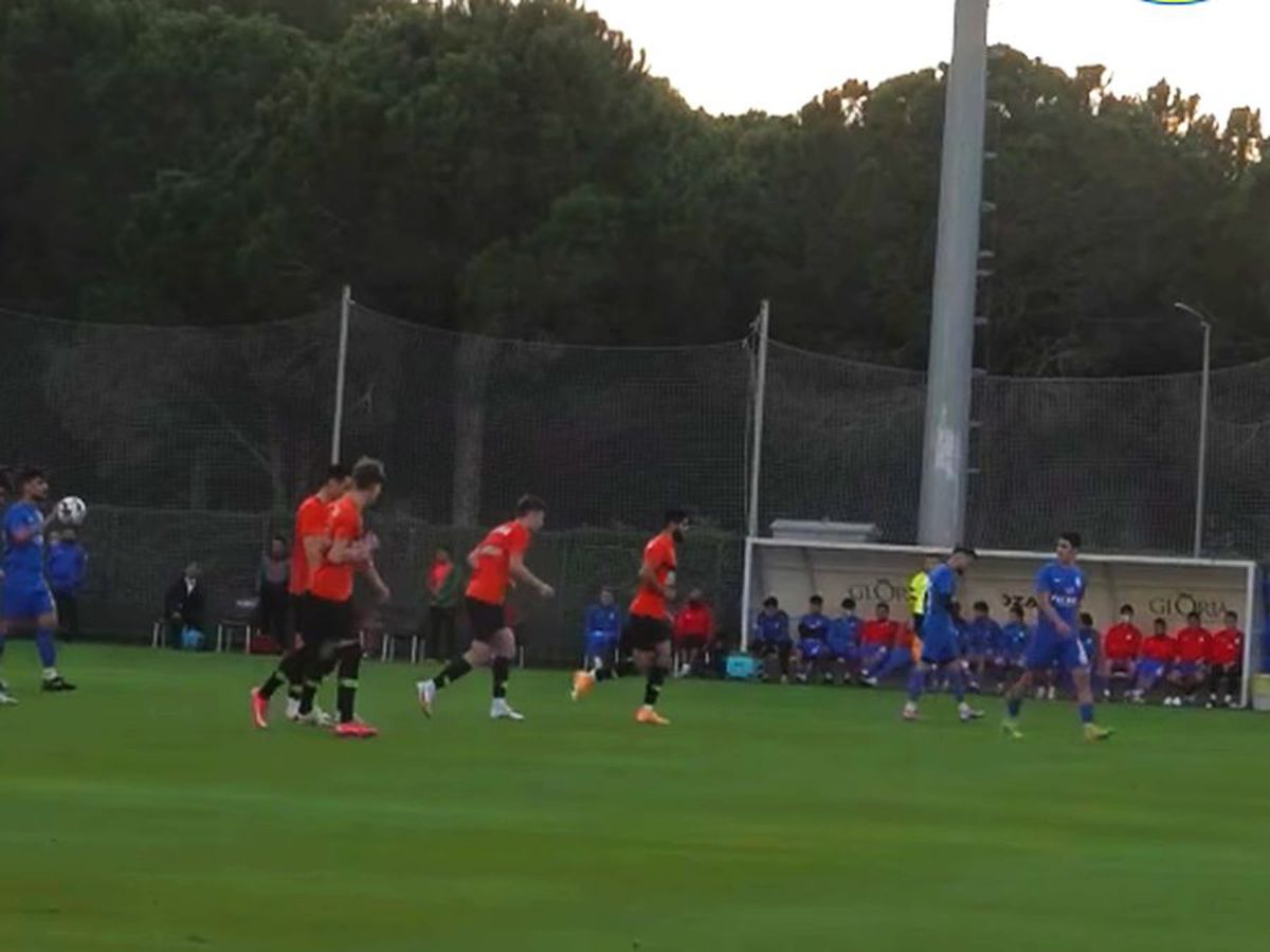 VIDEO Detaliul remarcat de Costin Ștucan la amicalul disputat de FCSB în Antalya: „14 băieți stau ca sardinele pe banca de rezerve, doar 1-2 au măști”
