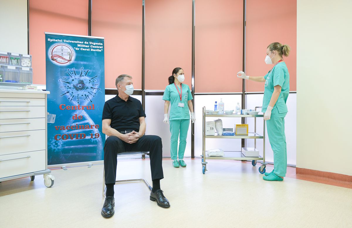 Iohannis a fost vaccinat