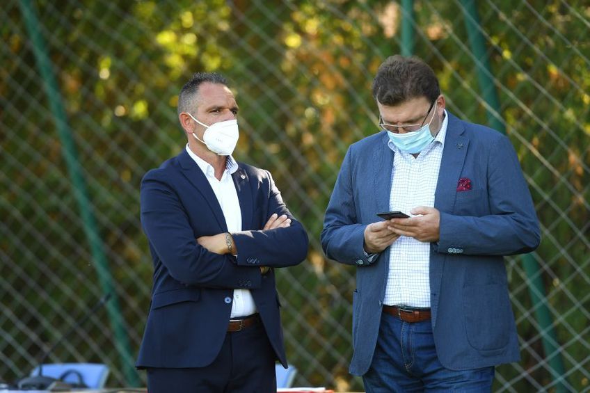 Cristi Pulhac (36 de ani) și Florentin Petre (45 de ani), foști colegi la Dinamo, lansează o ipoteză nouă în cazul investitorilor spanioli de la Dinamo.