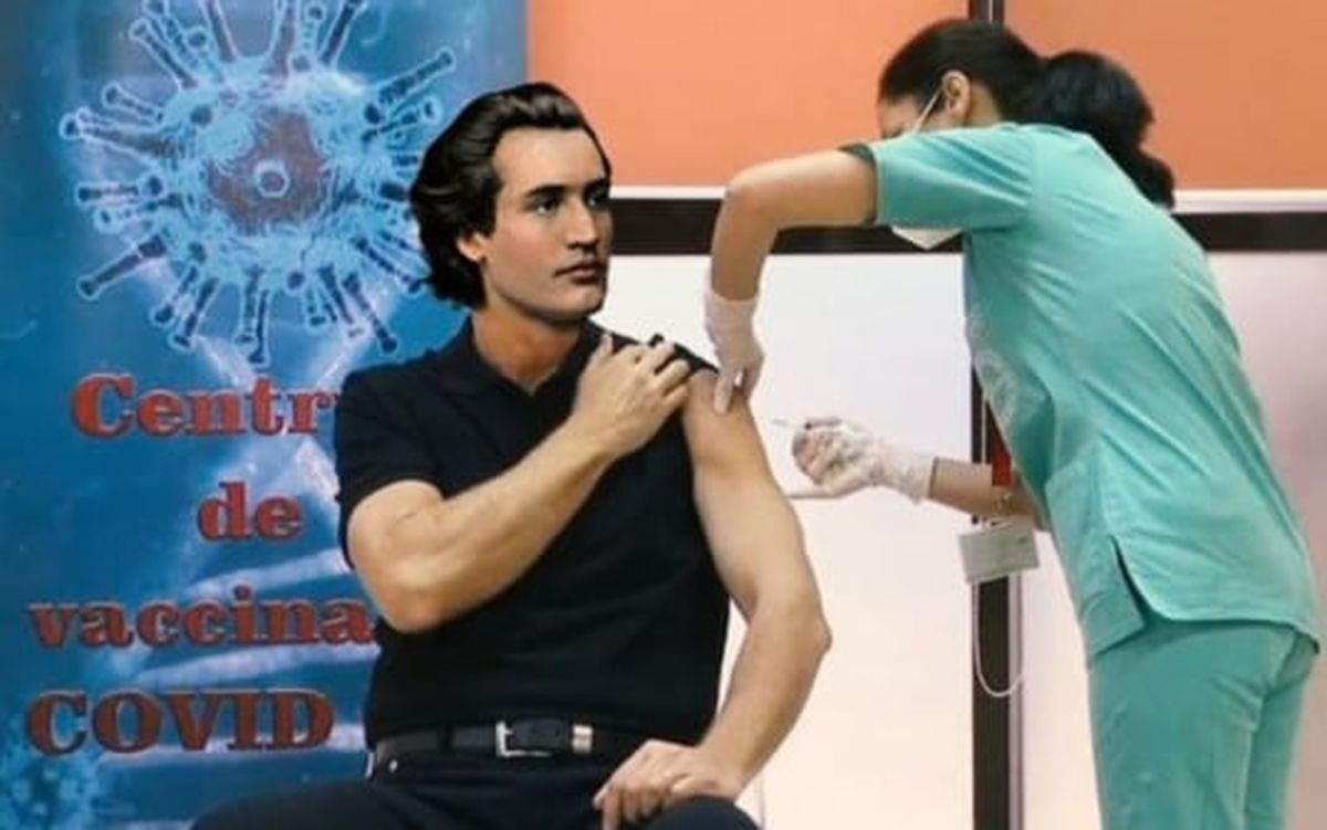 FOTO Glume pe net după ce președintele Klaus Iohannis s-a vaccinat împotriva coronavirusului