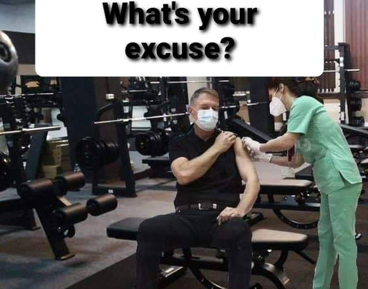 FOTO Glume pe net după ce președintele Klaus Iohannis s-a vaccinat împotriva coronavirusului