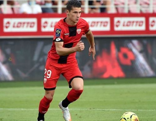Alex Dobre (22 de ani), extrema stângă pe care Dijon (locul 18 în Ligue 1) a plătit un milion de euro lui Bournemouth, a explicat ce trebuie să faci ca să răzbești în fotbalul occidental.