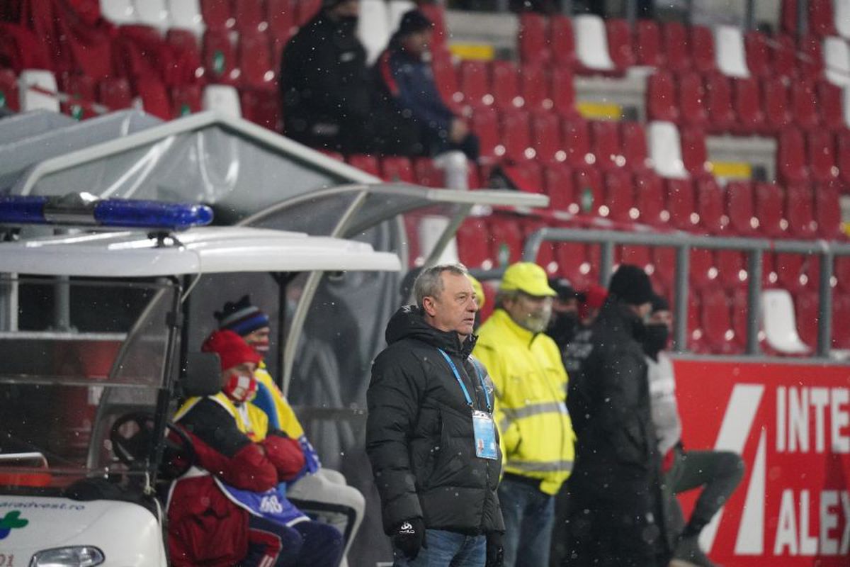VIDEO. UTA - Viitorul 0-0 » Frig, ninsoare și puțin fotbal » Scor alb după un meci de uitat » Cum arată clasamentul
