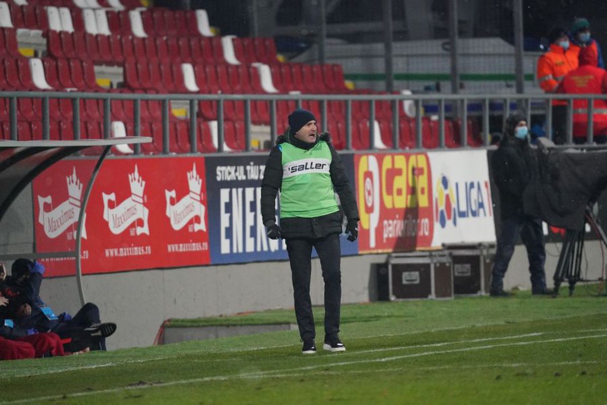 VIDEO. UTA - Viitorul 0-0 » Frig, ninsoare și puțin fotbal » Scor alb după un meci de uitat » Cum arată clasamentul