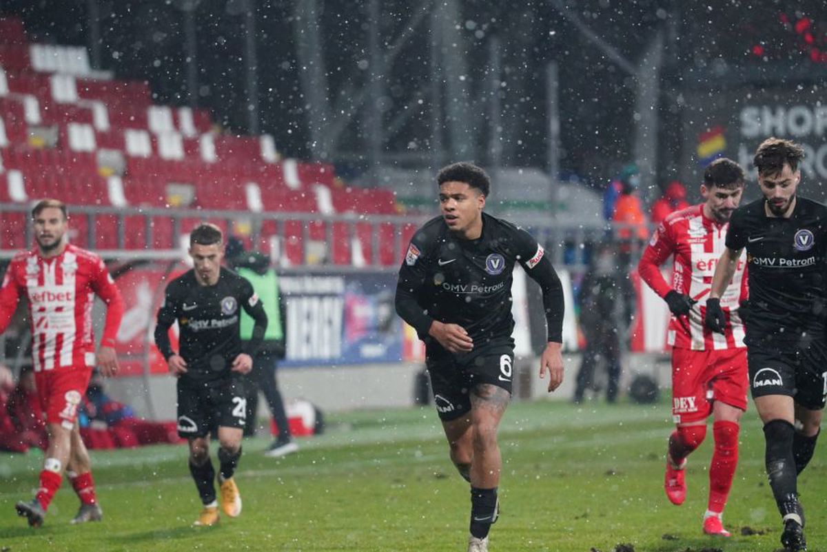 VIDEO. UTA - Viitorul 0-0 » Frig, ninsoare și puțin fotbal » Scor alb după un meci de uitat » Cum arată clasamentul