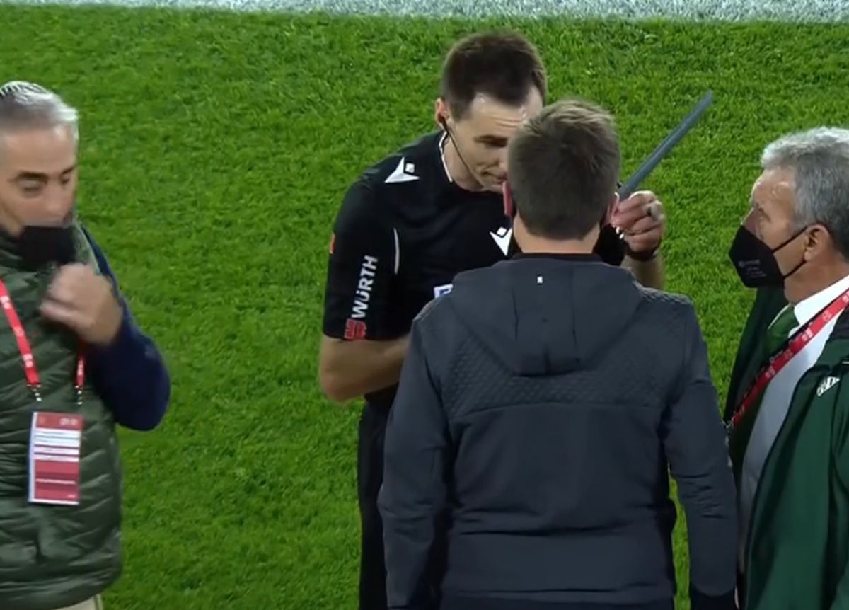 Scandalul continuă la Betis - Sevilla » Antrenorul, acuzat că i-a cerut jucătorului să simuleze că îi este rău!