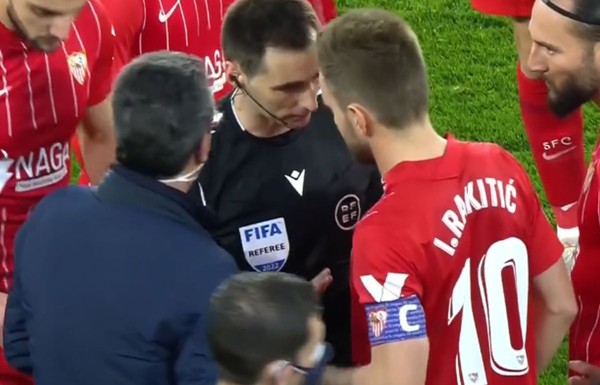 Derbi Sevillano, SUSPENDAT! Fekir a înscris din corner, apoi un jucător a fost lovit în cap cu un obiect aruncat din tribune, iar meciul oprit!