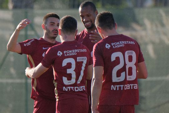 CFR Cluj dispută acum un meci amical împotriva unei selecțioante a jucătorilor profesioniști spanioli liberi de contract. Meciul se dispută în cantonamentul de la Oliva Nova, a început la ora 17:00 și e liveVIDEO pe GSP.ro.