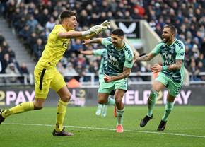 Fază neverosimilă în Premier League » Penalty-ul inventat pentru Fulham a fost irosit într-un mod hilar de Mitrovic
