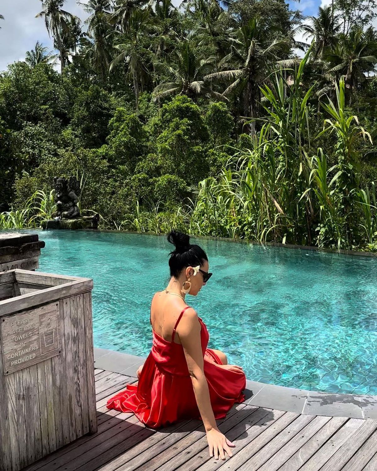 Corina Caragea, vacanță exotică în Bali » Fotografii spectaculoase la plajă