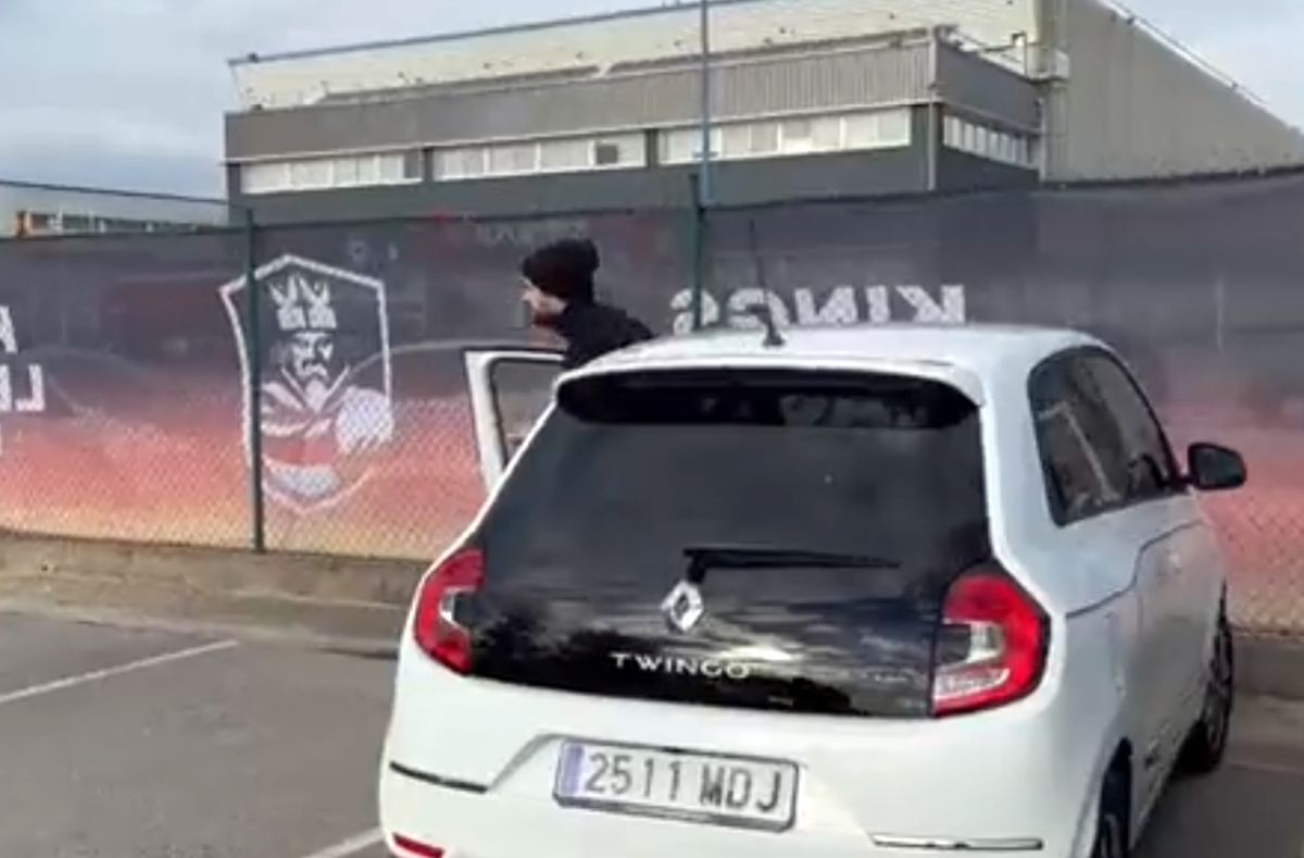 Gerard Pique și-a luat Renault Twingo, în ciuda fostei soții Shakira: cum arată bolidul