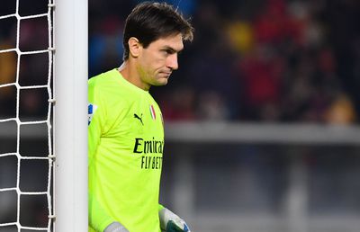 Ciprian Tătărușanu, dublă gafă în AC Milan - Sassuolo! Românul a fost fluierat de fanii campioanei Italiei, iar pe rețelele sociale cer să fie dat afară!