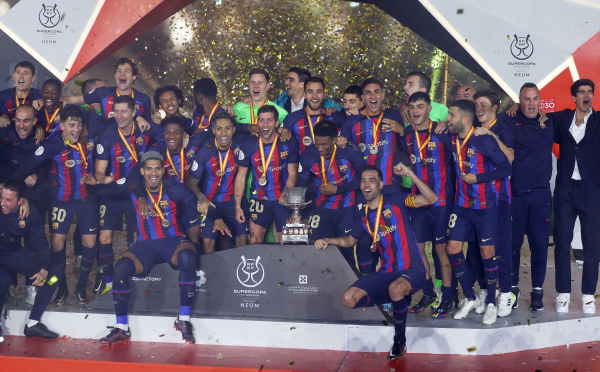 Barcelona a surclasat-o pe Real Madrid, 3-1, pentru primul trofeu cu Xavi pe bancă: Supercupa Spaniei 2023