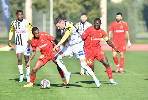 Baba Alhassan (numărul 42) a fost titular în amicalul câștigat de FCSB cu LASK Linz, 3-1