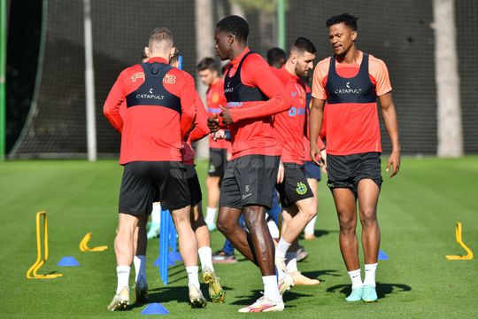 Siyabonga Ngezana, în dreapta, la antrenamentul FCSB (foto: Cristi Preda/GSP)