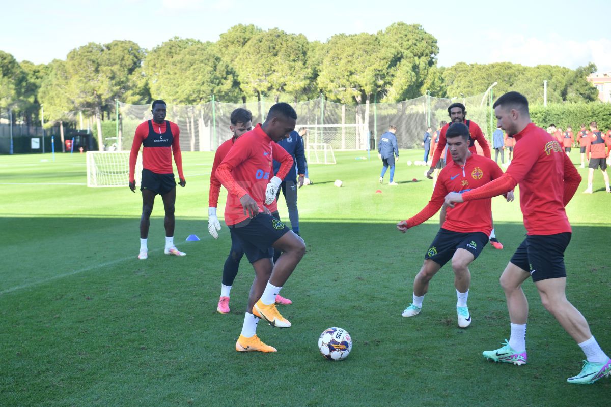 Zâmbete și voie-bună la FCSB: 3 detalii remarcate de GSP la antrenamentul de azi, din Antalya
