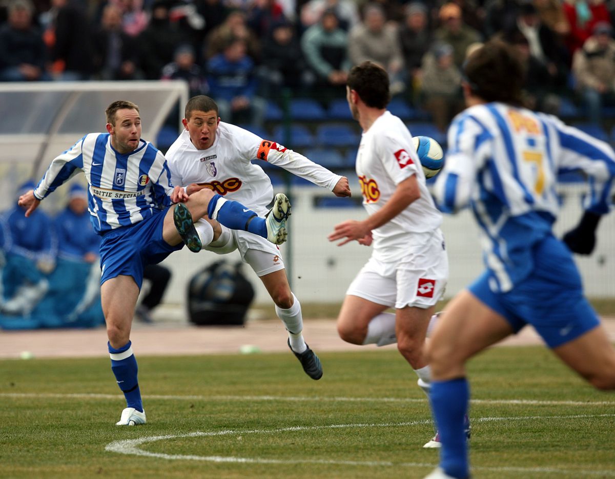 Josh Rose, fostul fundaș al celor de la Craiova, imagini din cariera în România