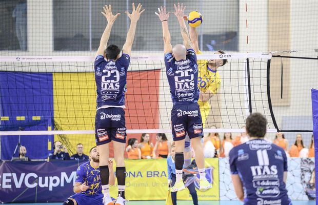CSM Corona Brașov, învinsă în patru seturi de campioana Europei, în optimile Cupei CEV