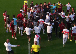 Scandal imens în ultimul amical al Rapidului » Au sărit la bătaie după un fault dur: l-au luat de gât pe un fotbalist giuleștean