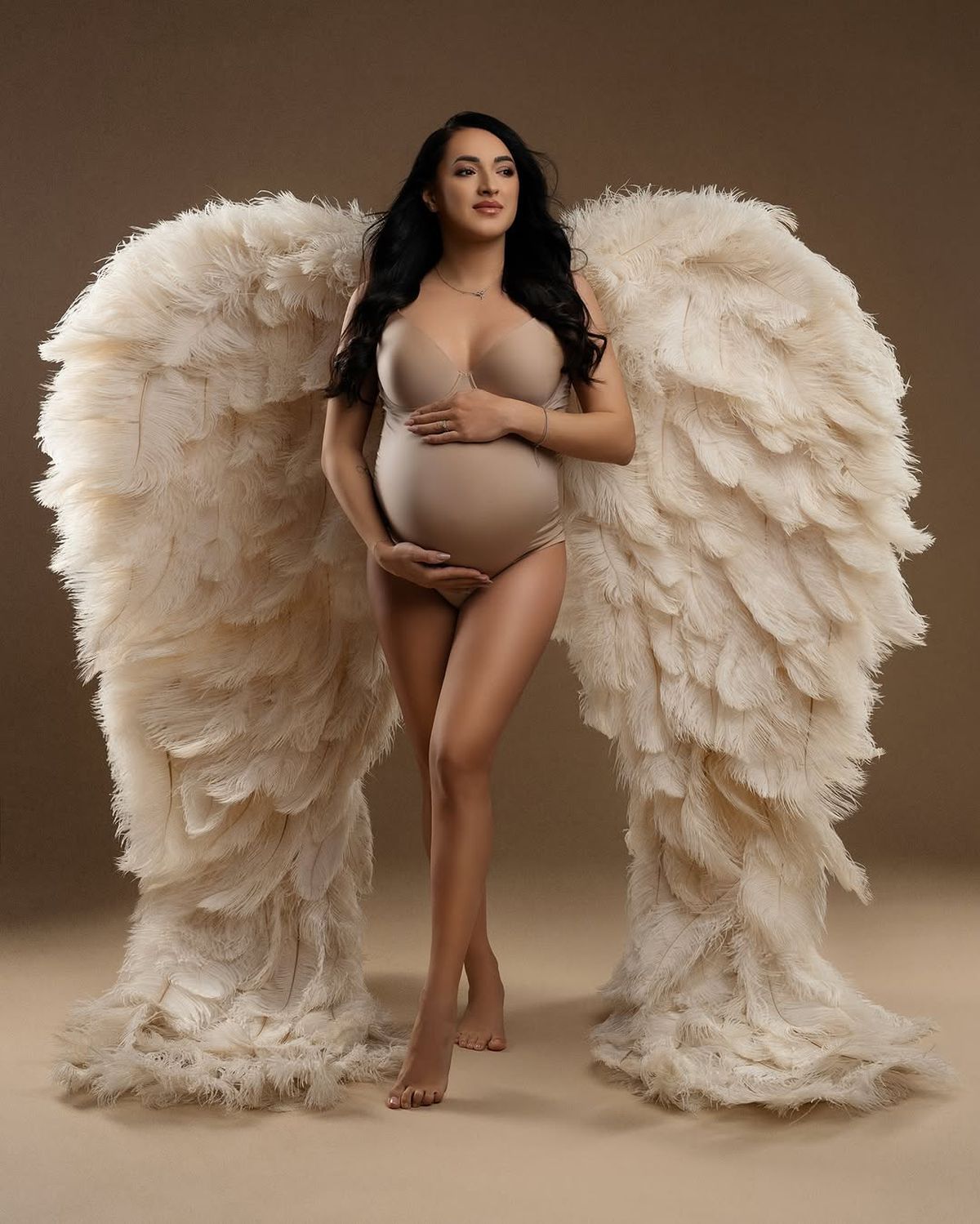 Larisa Iordache, ședință foto spectaculoasă înainte să nască: „Numărăm zilele”