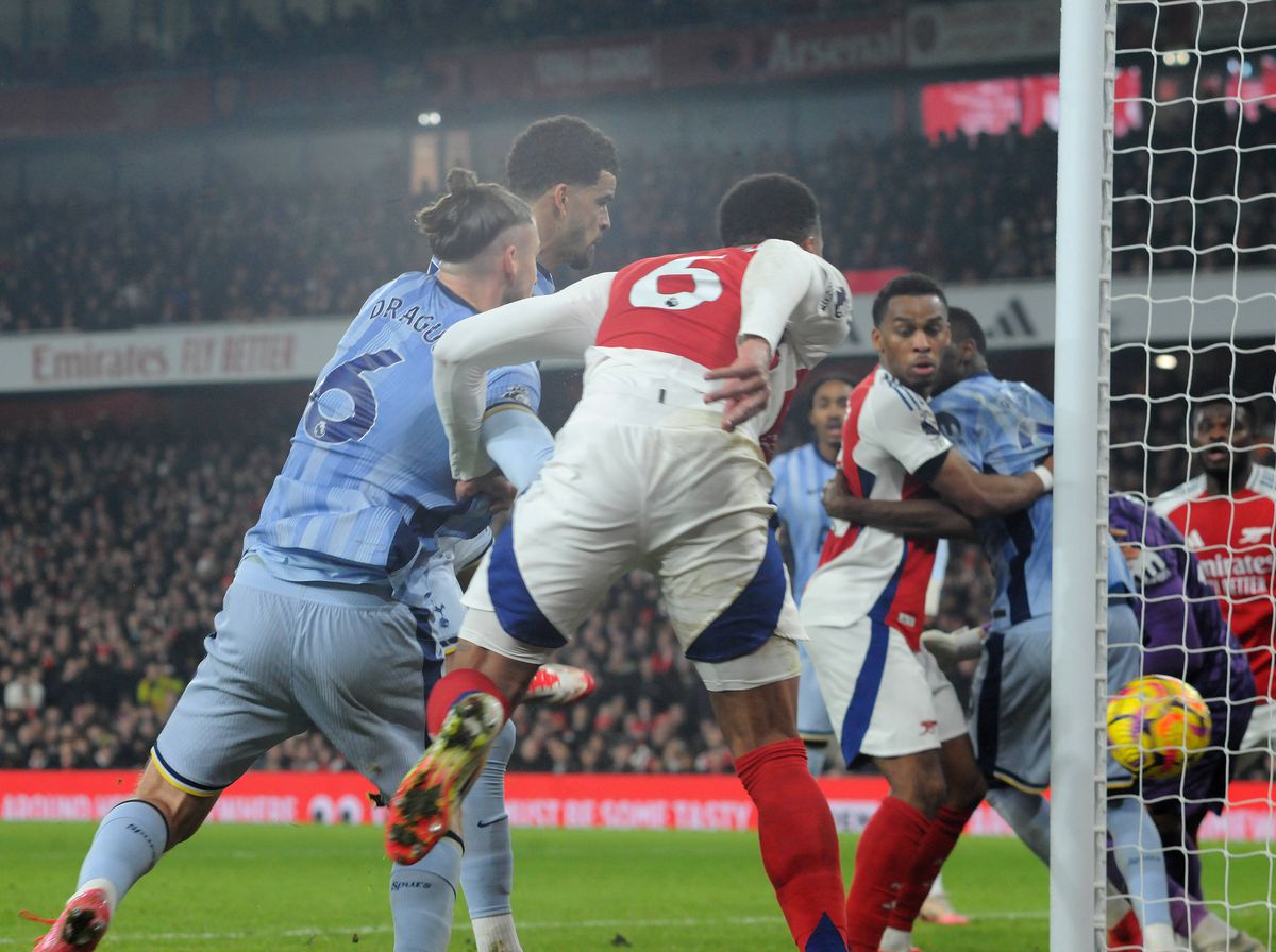 Arsenal, victorie după o revenire de senzație în prima repriză cu Tottenham » Drăgușin, vinovat la cel puțin un gol!