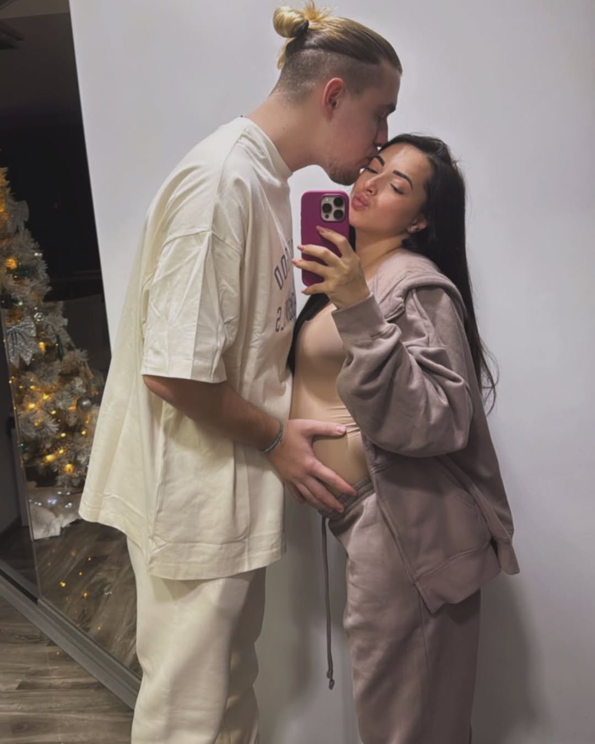 Larisa Iordache, ședință foto spectaculoasă înainte să nască: „Numărăm zilele”