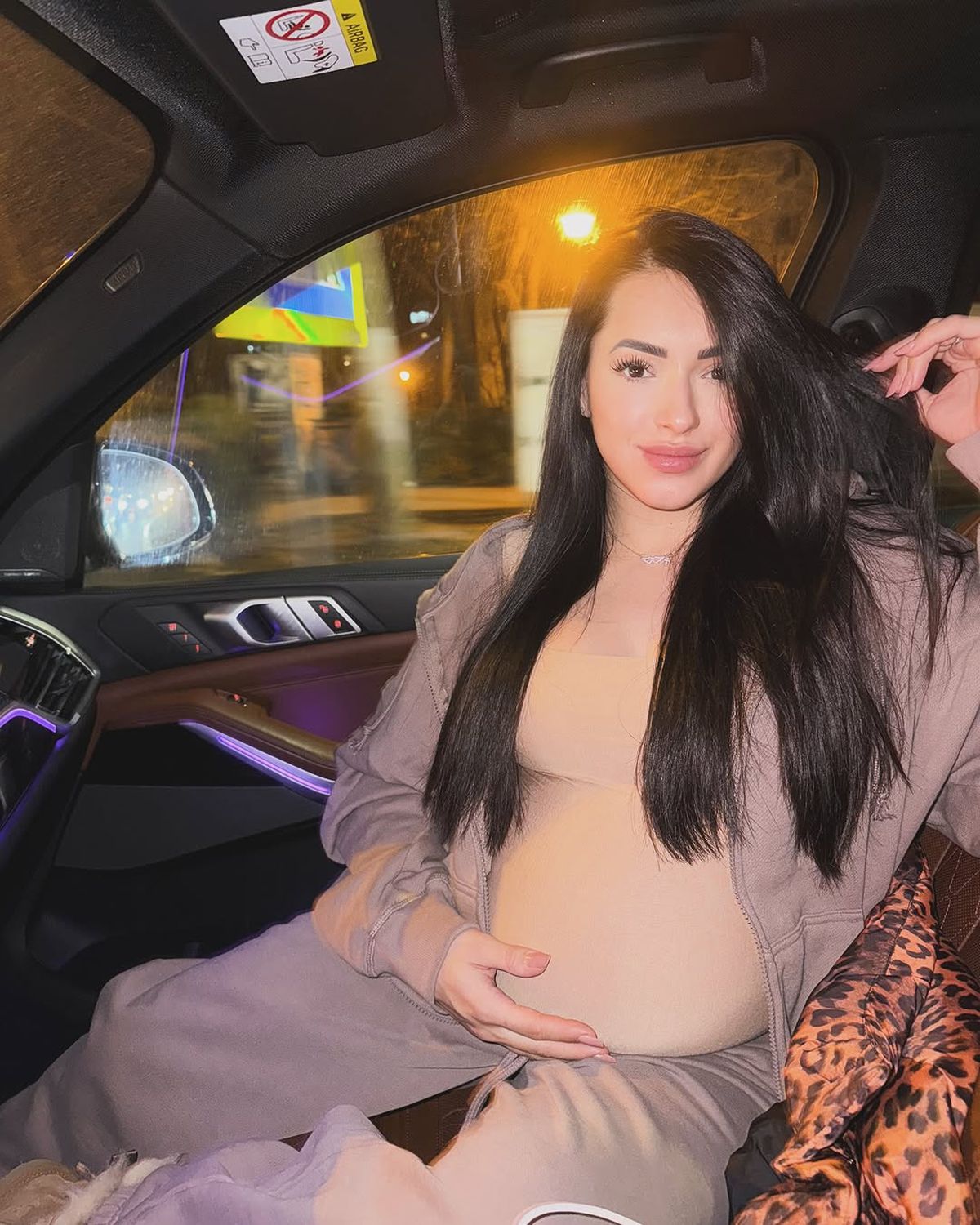 Larisa Iordache, ședință foto spectaculoasă înainte să nască: „Numărăm zilele”