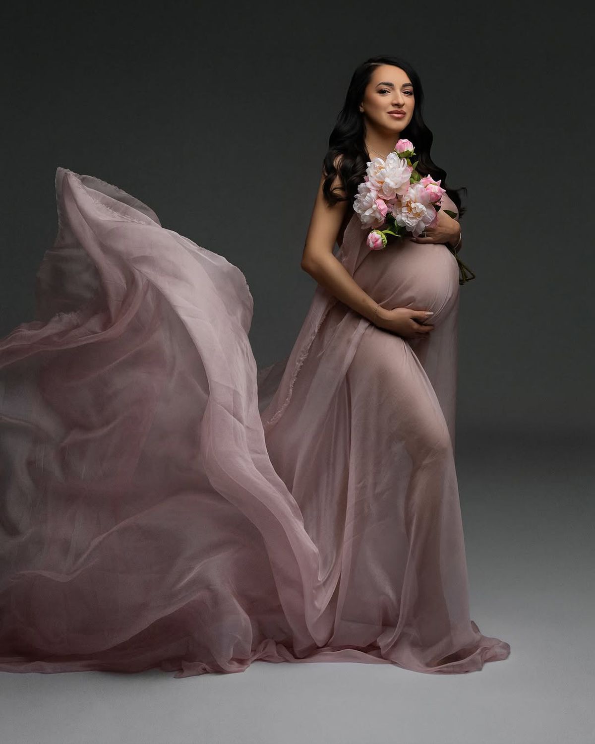 Larisa Iordache, ședință foto spectaculoasă înainte să nască: „Numărăm zilele”