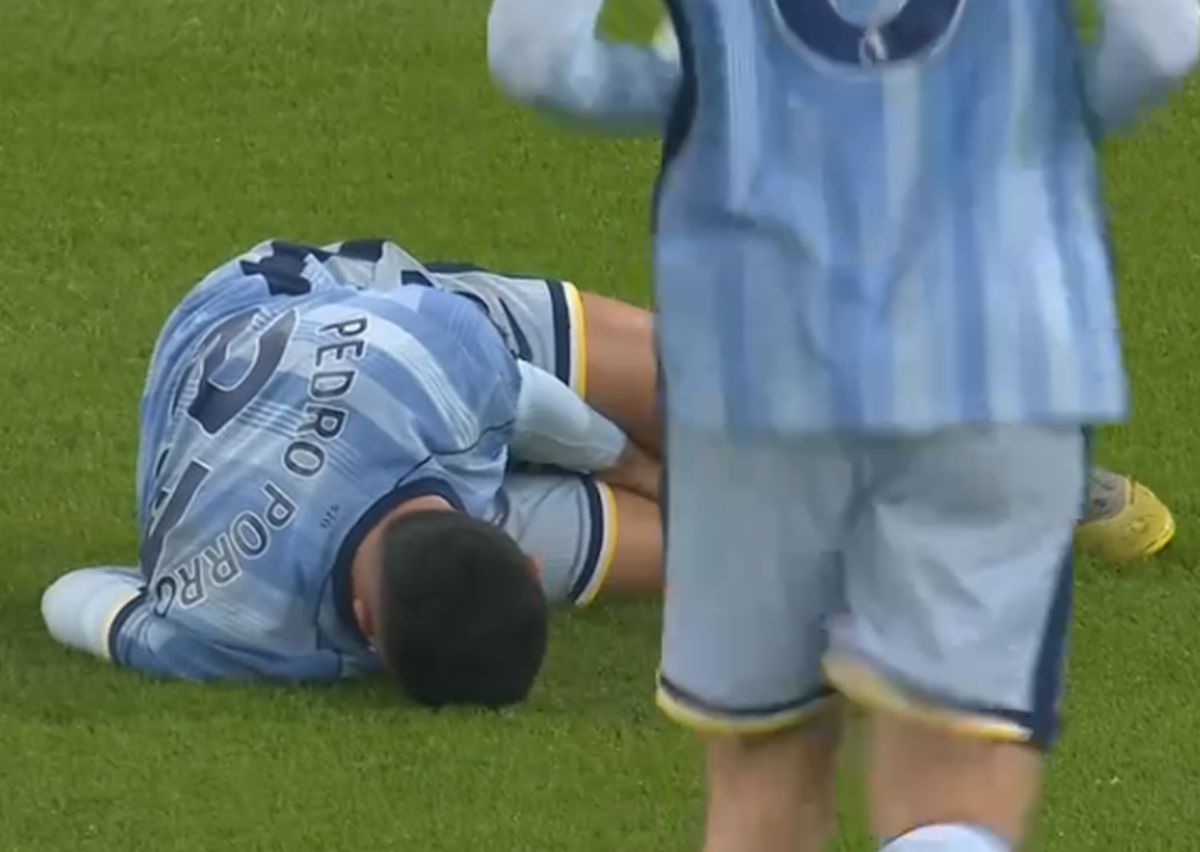 Fază uluitoare în Arsenal - Tottenham: l-a accidentat din dribling pe colegul lui Drăgușin!