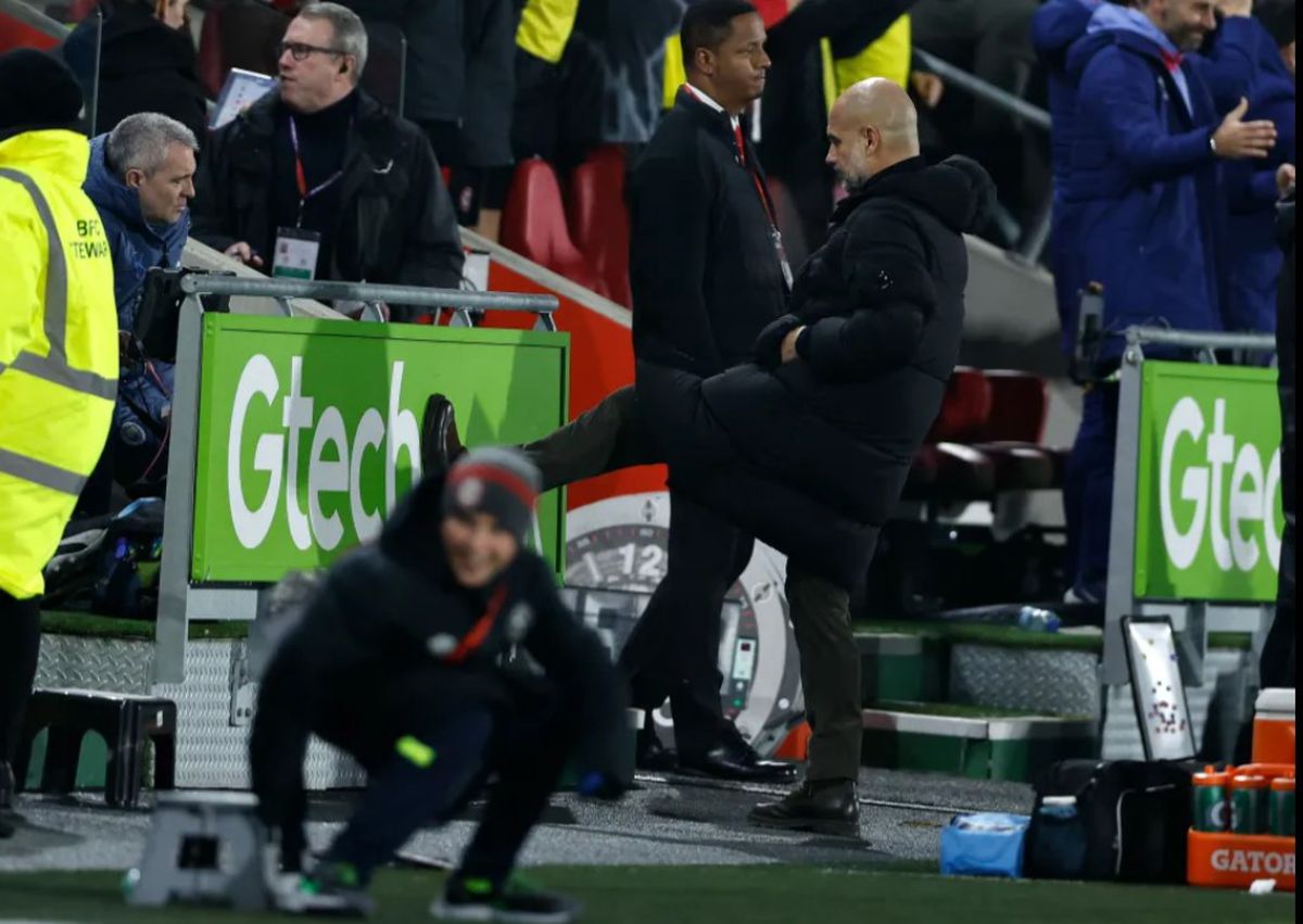 Pep Guardiola a fost un car de nervi la finalul meciului remizat de Manchester City cu Brentford
