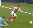 Fază uluitoare în Arsenal - Tottenham: l-a accidentat din dribling pe colegul lui Drăgușin!