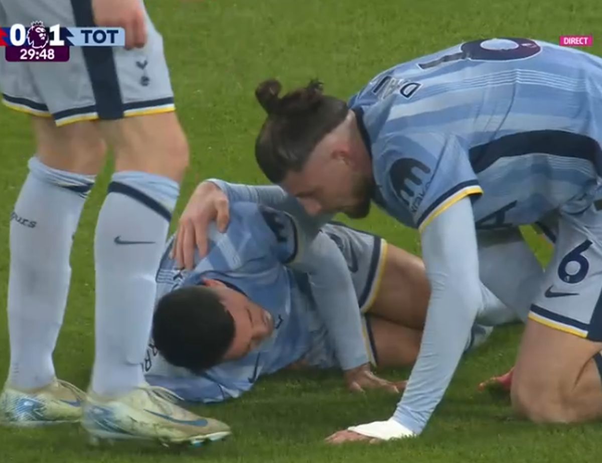 Fază uluitoare în Arsenal - Tottenham: l-a accidentat din dribling pe colegul lui Drăgușin!